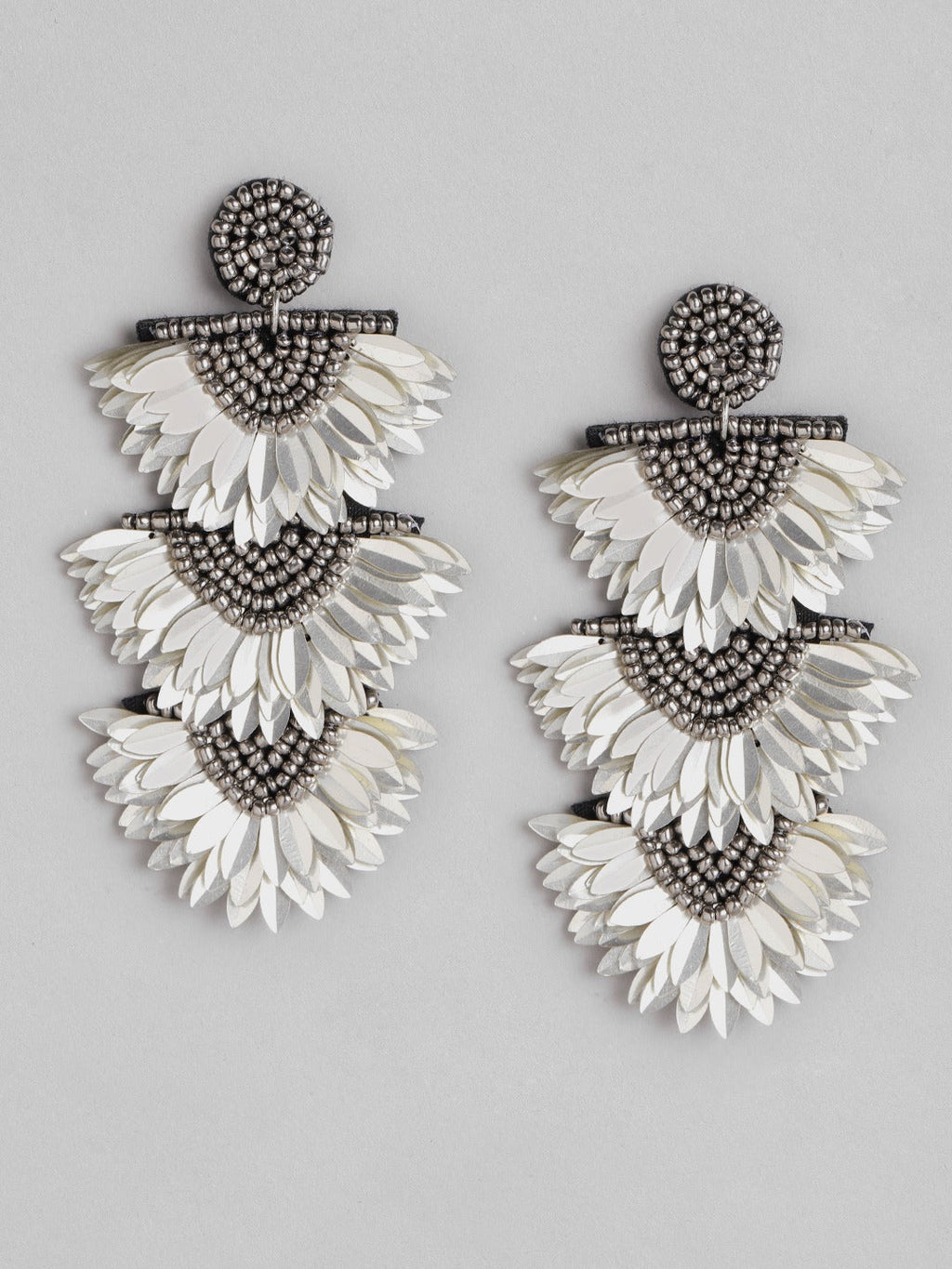 Blueberry silver sequence flowerdrop earring