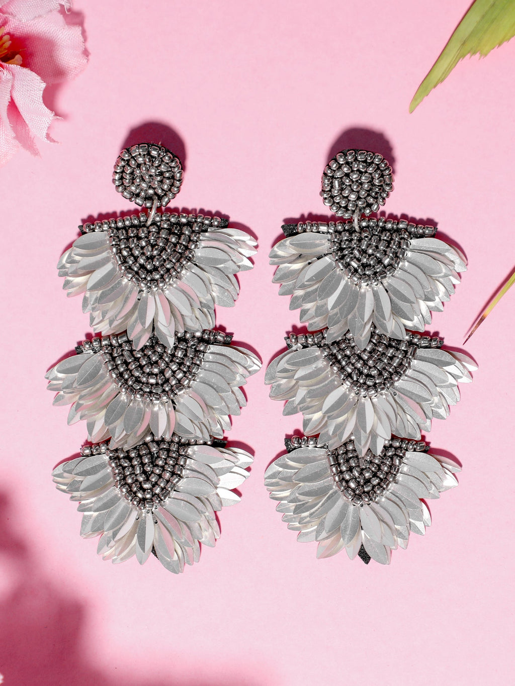 Blueberry silver sequence flowerdrop earring
