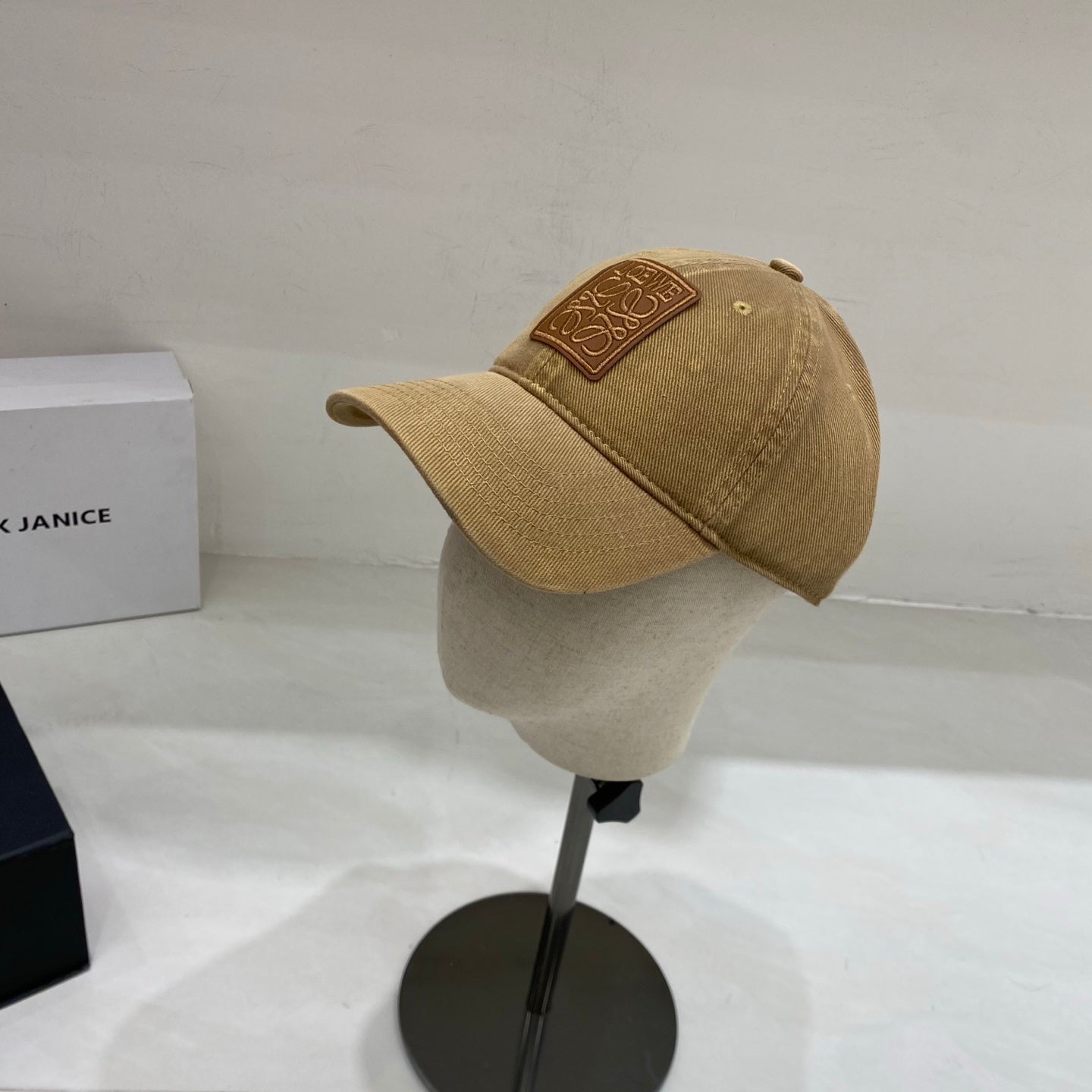 LOEWE baseball cap