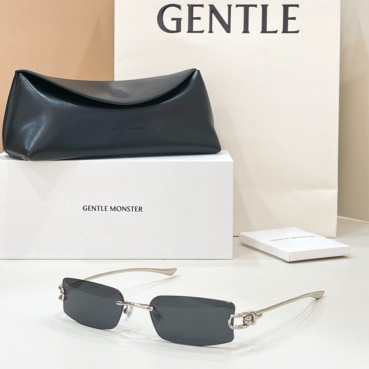 GENTLE MONSTE Sunglasses-GAMOT
