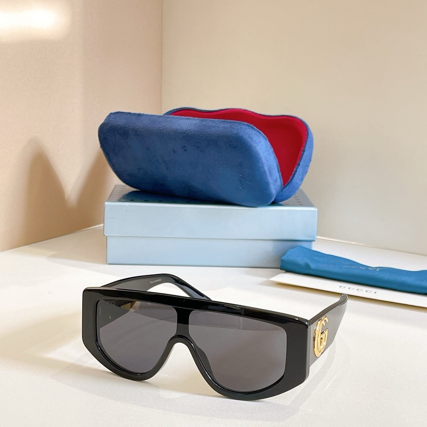GUCCI Sunglasses GG1950S