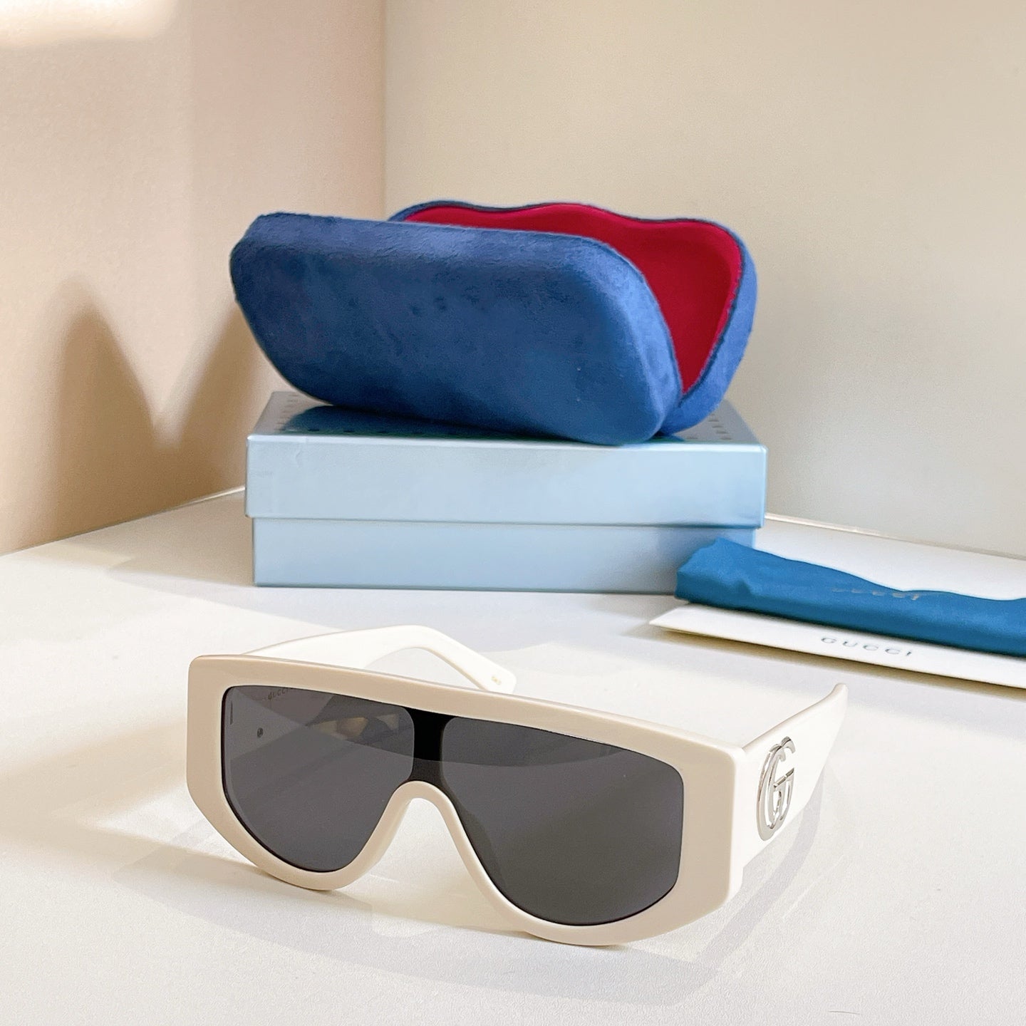 GUCCI Sunglasses GG1950S