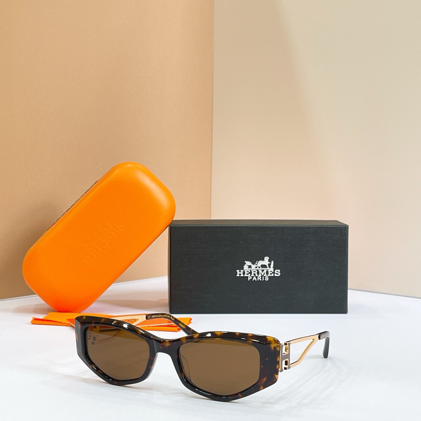 HERMÈS Sunglasses H8126S